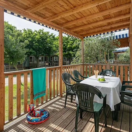 Albatross Mobile Homes On Cisano & San Vito S. P. A. Parque de Campismo 4*